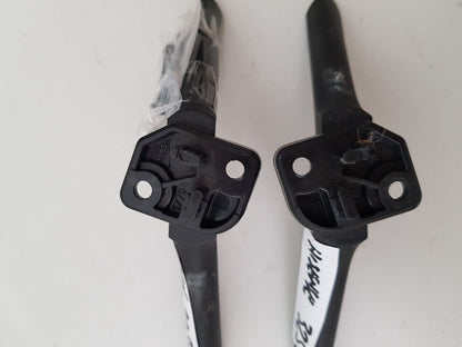 GENUINE HISENSE 32S4 L&R FEET & SCREWS