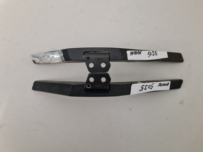 HISENSE 50S5 L&R FEET & SCREWS