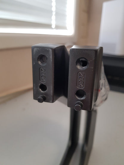 GENUINE HISENSE 65U8HAU L&R FEET & SCREWS