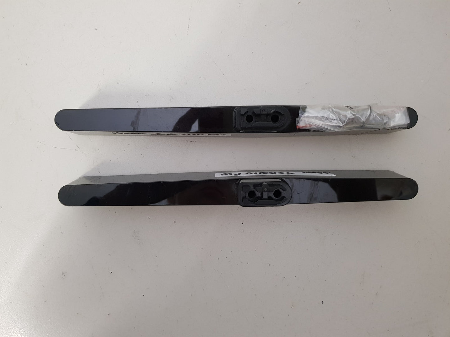 HISENSE 40K3110PW L&R FEET & SCREWS