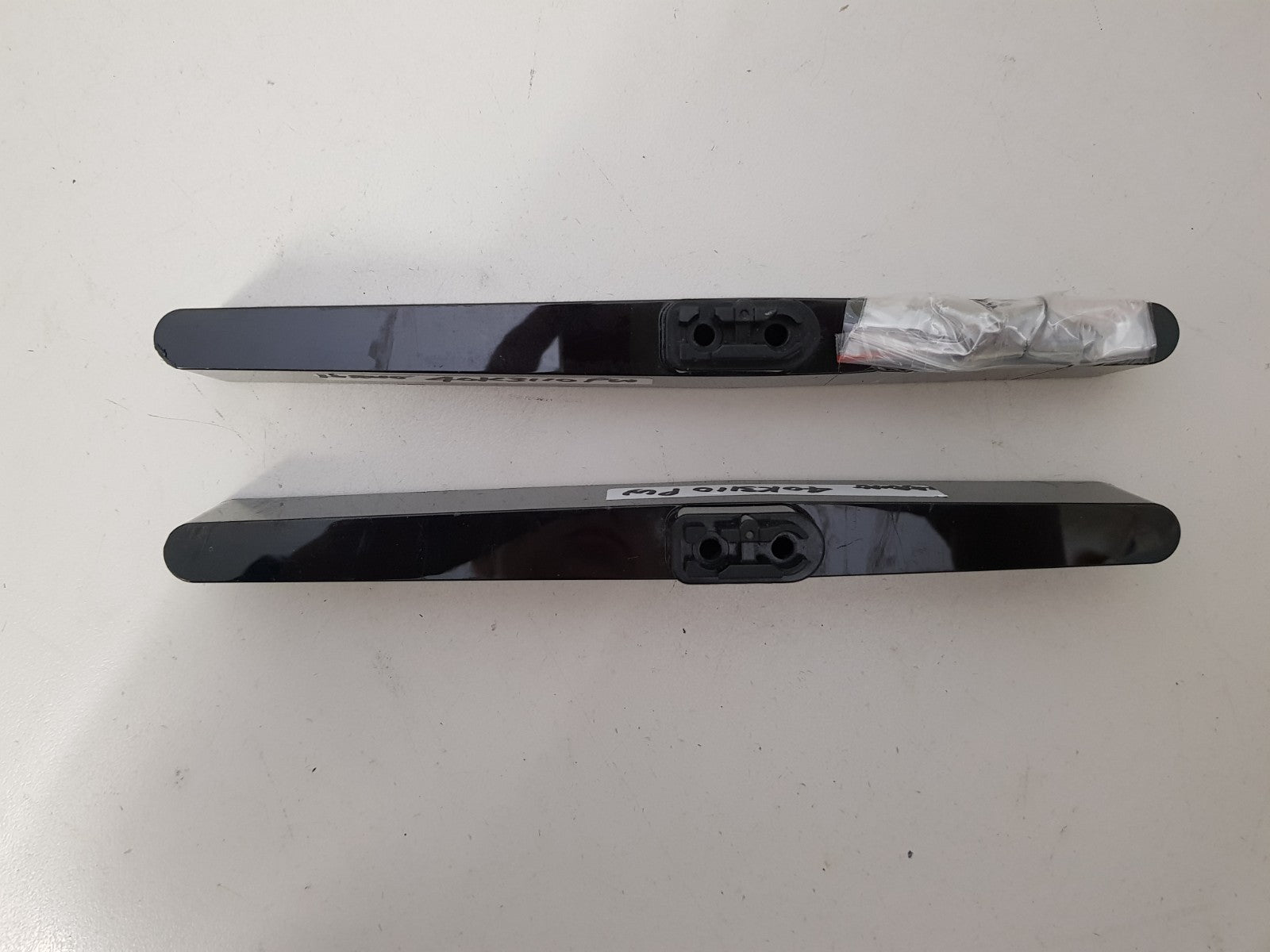 HISENSE 40K3110PW L&R FEET & SCREWS