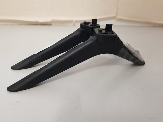 HISENSE 58A6G L&R FEET & SCREWS