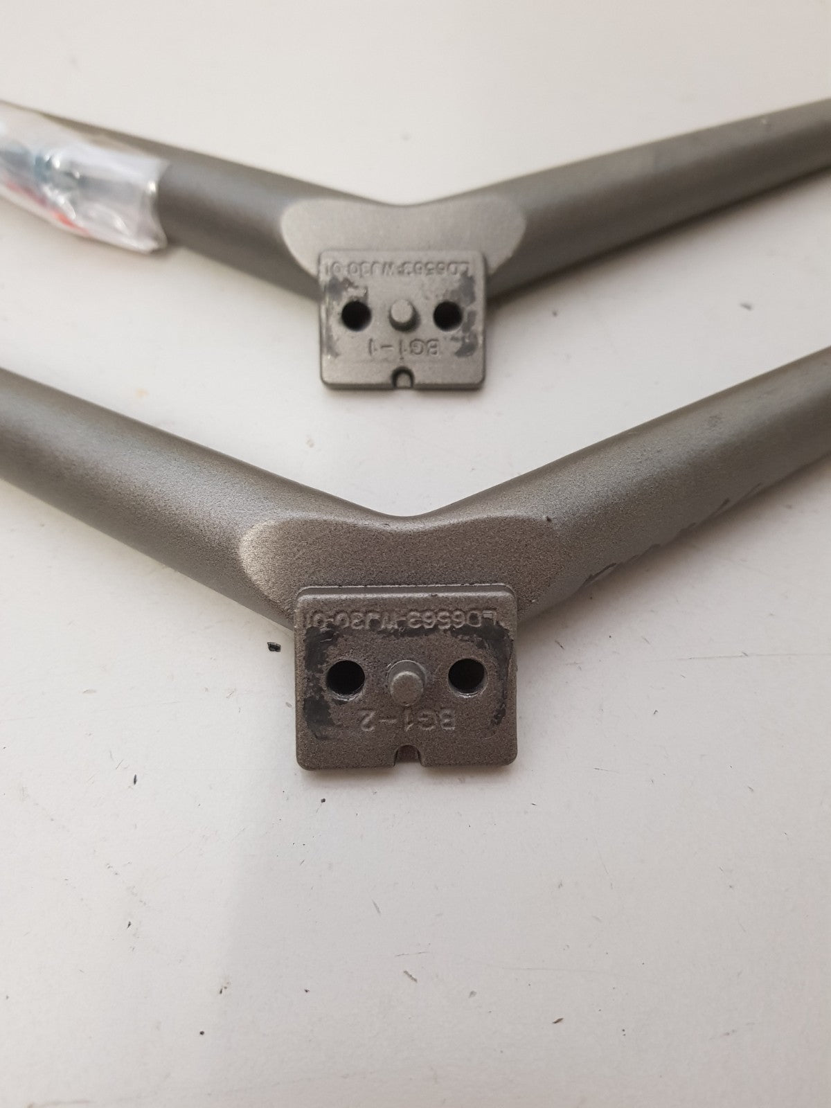 EKO K65USG L&R FEET & SCREWS