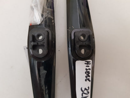 HISENSE 32K220W L&R FEET & SCREWS