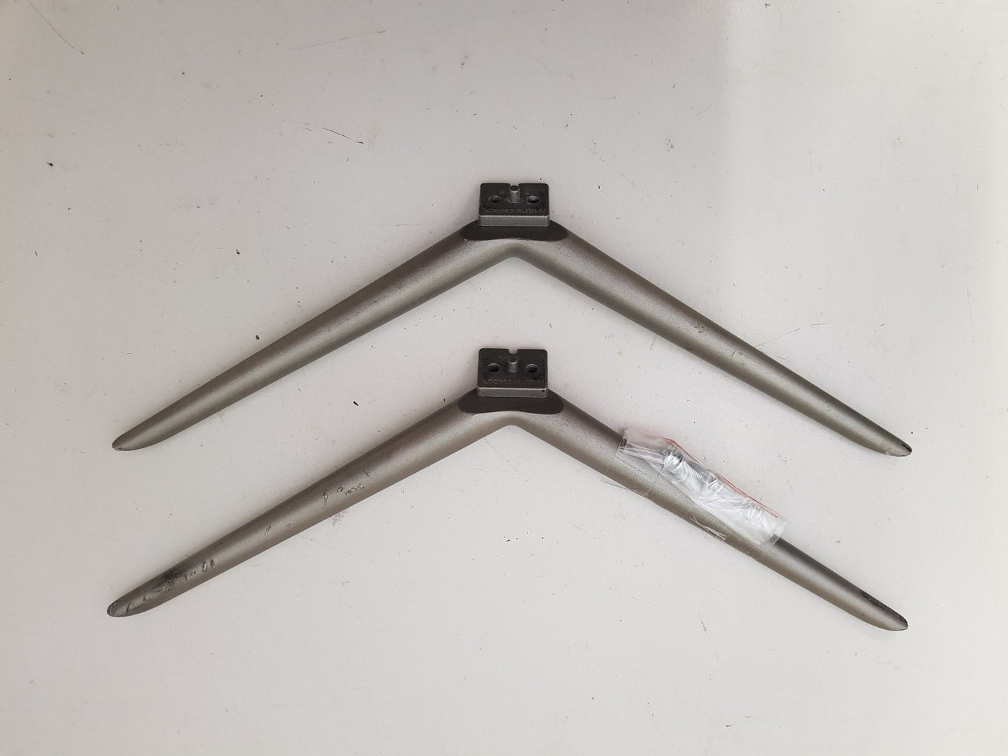 EKO K65USG L&R FEET & SCREWS