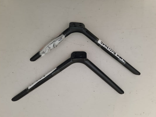 POLAROID PL6517UAD L&R FEET & SCREWS