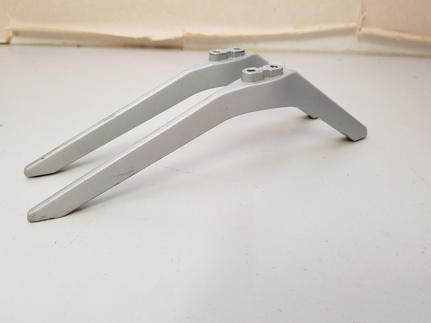 JVC LT-55N685ANH L&R FEET & SCREWS