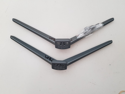 TCL 50P8M L&R FEET & SCREWS