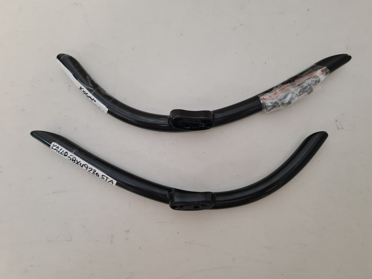 KOGAN KALED58XU9230STA L&R FEET & SCREWS