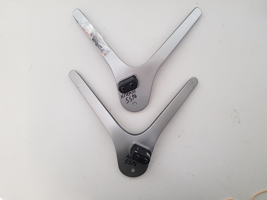 GENUINE HISENSE 55P6 L&R FEET & SCREWS