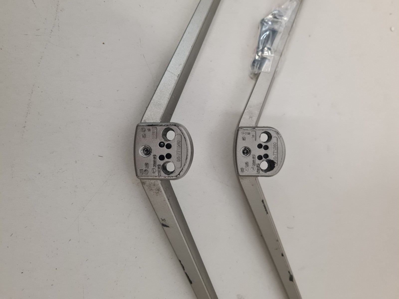TCL 65P715 L&R FEET & SCREWS