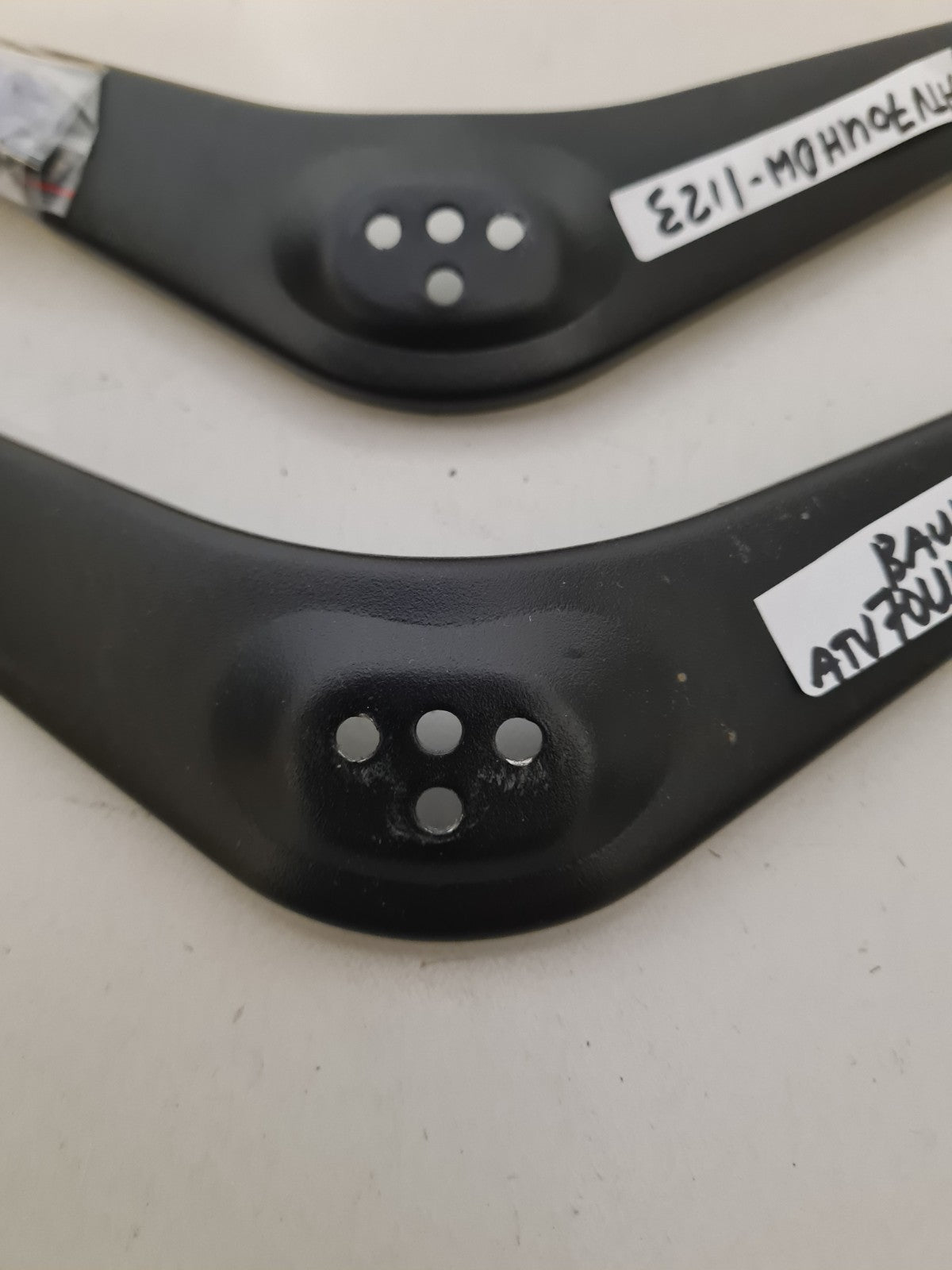 BAUHN ATV70UHDW-1123 L&R FEET & SCREWS
