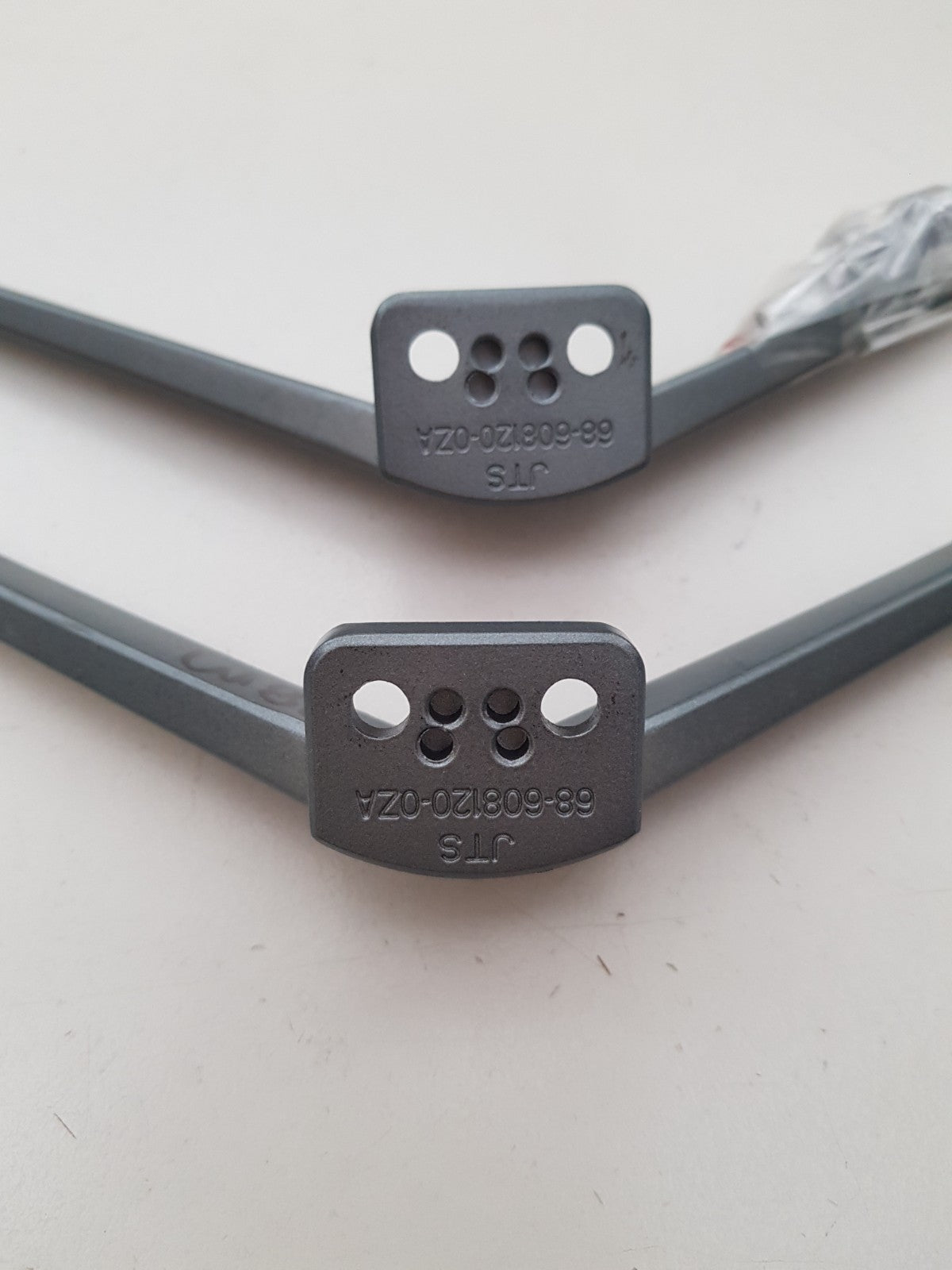 TCL 50P8M L&R FEET & SCREWS