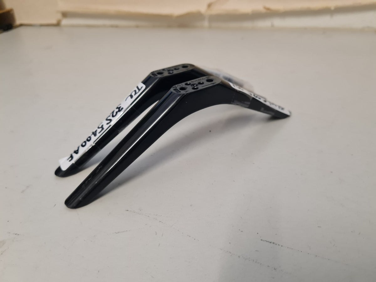 TCL 32S5400AF L&R FEET & SCREWS