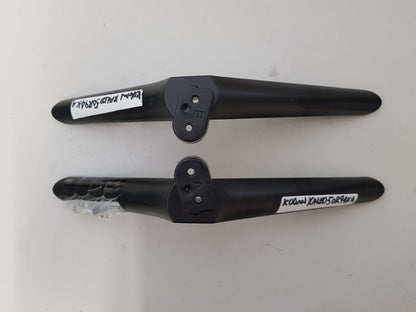 KOGAN KALED50R94KA L&R FEET & SCREWS