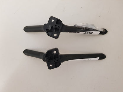HISENSE 40S4 L&R FEET & SCREWS