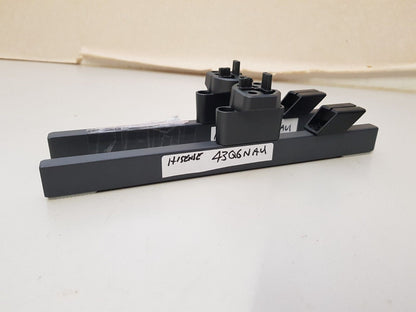 GENUINE HISENSE 43Q6NAU L&R FEET & SCREWS
