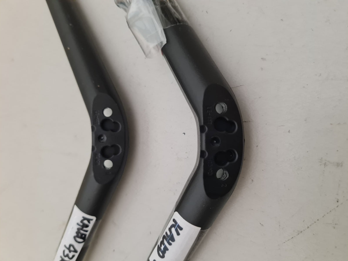 KOGAN KALED43RT9220SVA L&R FEET & SCREWS