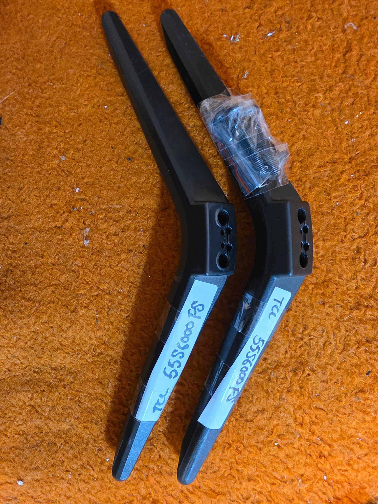 TCL 55S6000FS-AU 49S6000FS L&R FEET/STAND & SCREWS
