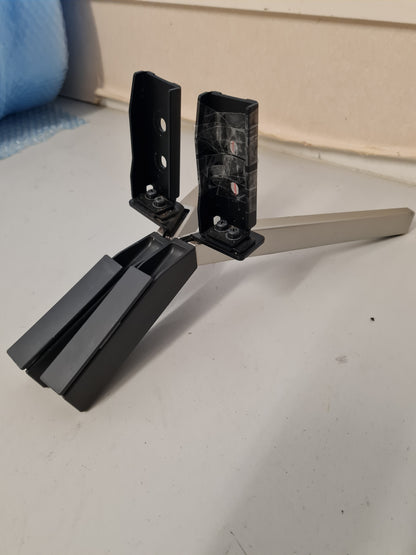 SONY KD- 55X7500F L&R FEET & SCREWS
