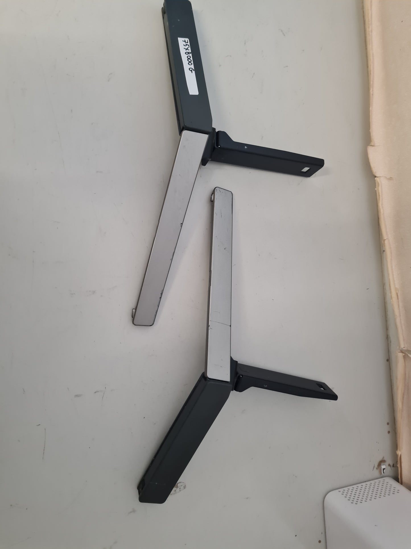 SONY KD-75X8000G  L&R FEET/STAND