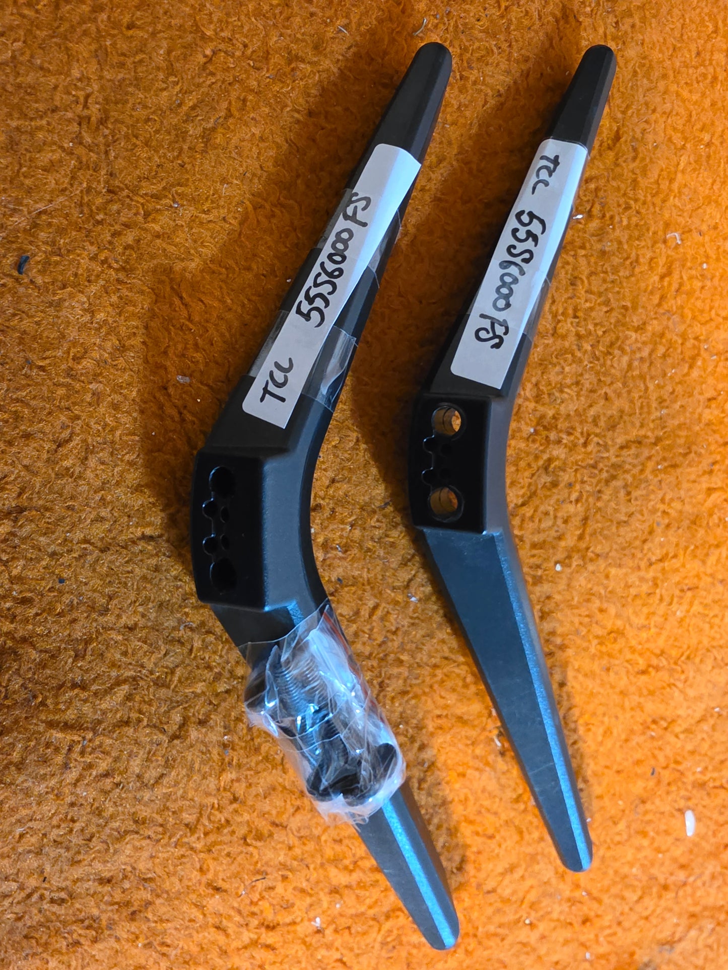 TCL 55S6000FS-AU 49S6000FS L&R FEET/STAND & SCREWS